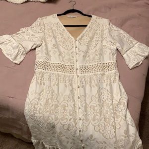 Cream/beige Ivy City Co. dress.